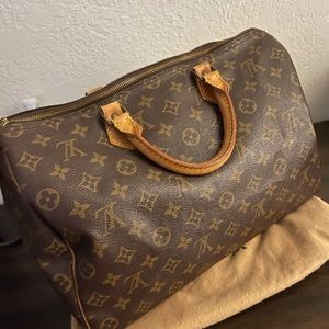 Louis Vuitton Speedy 40